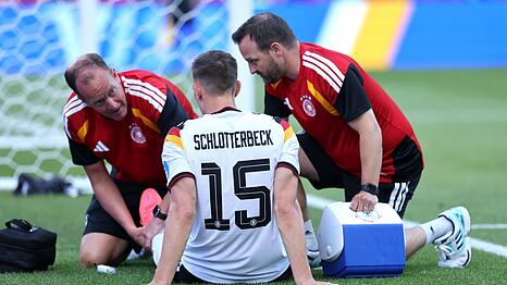 Nico Schlotterbeck hat sich im WM-Spiel gegen die Elfenbeink&uuml;ste am Kn&ouml;chel verletzt. Jetzt ist klar: es ist das Aus bei den WM f&uuml;r den Nationalspieler.