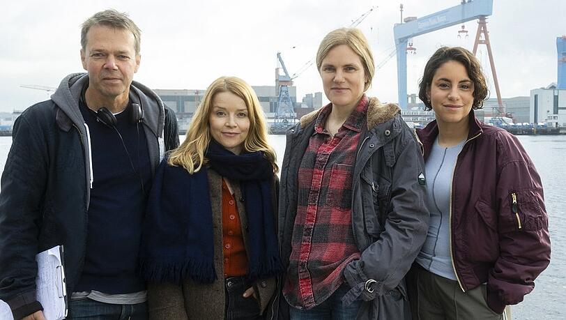 Regisseur Hans-Christian Schmid dreht zwei "Tatort"-Folgen mit Karoline Schuch, Episodenhauptrolle Fritzi Haberlandt und Almila Bagriacik (v.l.). Regisseur Hans-Christian Schmid dreht zwei "Tatort"-Folgen mit Karoline Schuch, Episodenhauptrolle Fritzi Haberlandt und Almila Bagriacik (v.l.).