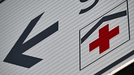 Viele Krankenh&auml;user in Deutschland sind tief in den roten Zahlen und stehen vor einer ungewissen Zukunft. (Symbolbild)
