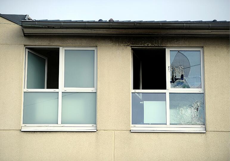 Bei dem Wohnungsbrand mit vier Toten in rheinischen Langenfeld handelt es sich offenbar um ein Familientragödie. Die Polizei verdächtigt nach ersten Ermittlungen den Familienvater, das Feuer am Freitagmorgen gelegt zu haben.