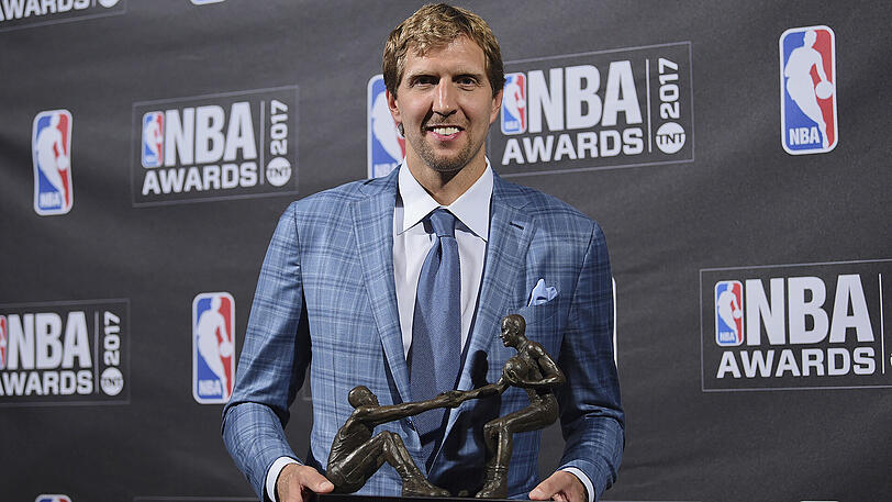 "Ich genieße es immer noch, mich zu messen und hoffe, noch ein paar Jahre zu spielen", sagte Dirk Nowitzki.