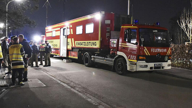 In Feldmoching entschärfte die Feuerwehr eine Fliegerbombe. In Feldmoching entschärfte die Feuerwehr eine Fliegerbombe.