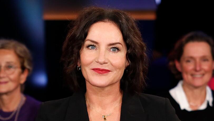 Schauspielerin Marisa Burger liest "Jenseits von Verhausen - Vikki Victorias dritter Zwischenfall" von Gloria Gray.