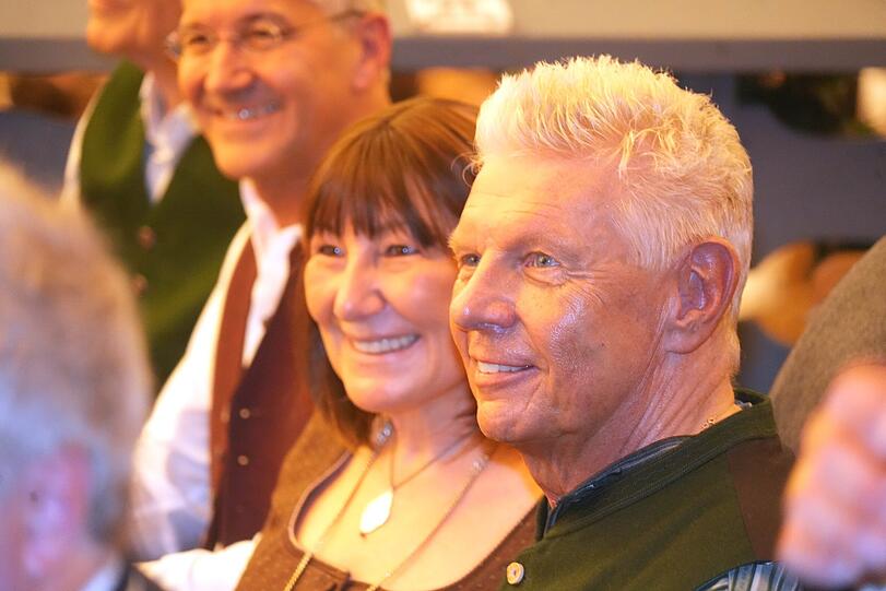 OB Dieter Reiter und seine Frau Petra (l.) nach dem Anstich im Schottenhamel-Zelt.
