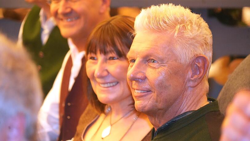 OB Dieter Reiter und seine Frau Petra (l.) nach dem Anstich im Schottenhamel-Zelt.