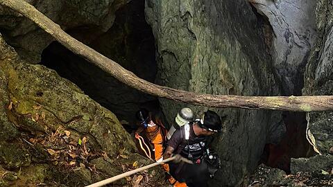 Die Suche in der gefluteten H&ouml;hle gestaltete sich ausgesprochen schwierig.