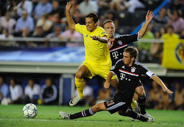 PHILIPP LAHM: Souverän und aufmerksam in der Rückwärtsbewegung, genau im Aufbauspiel. Ohne Fehler. Note 2