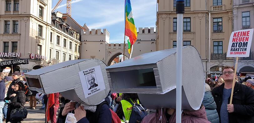 Bilder von der Demo gegen die Sicherheitskonferenz in München.