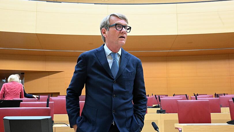 Pofalla vor dem Ausschuss am Mittwoch.