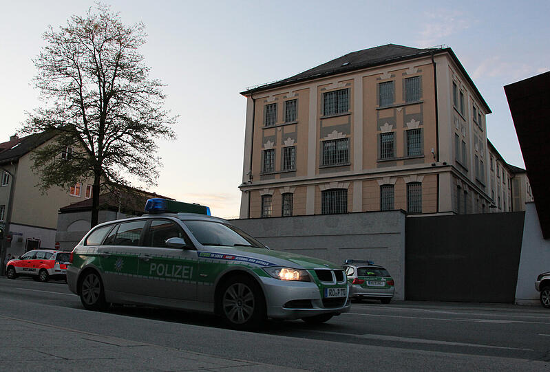 Der 20-Jährige saß erst seit wenigen Tagen wegen Betrugs in Untersuchungshaft.