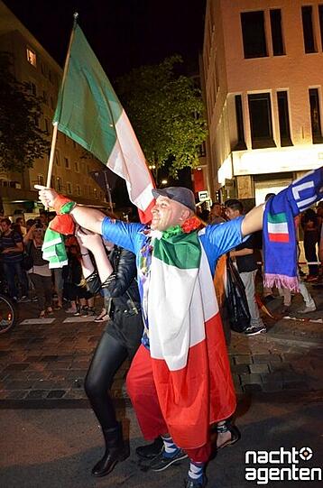Jubel in München: So feiern die Italiener.