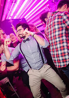Klicken Sie sich durch die Partybilder aus den Münchner Clubs von Samstagabend. Finden Sie sich wieder?