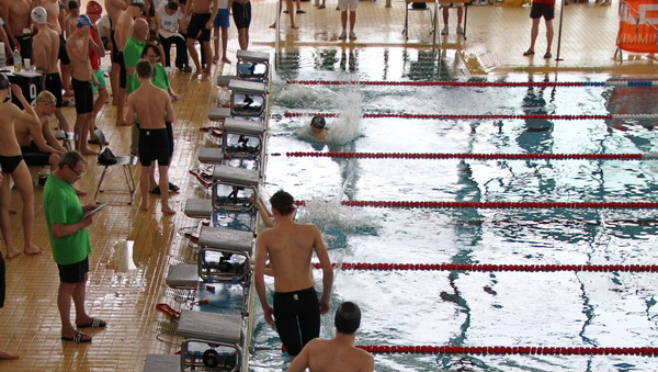 Auch wenn's (fast) so aussieht: Die Teilnehmer können nicht auf dem Wasser gehen ... Auch wenn's (fast) so aussieht: Die Teilnehmer können nicht auf dem Wasser gehen ...