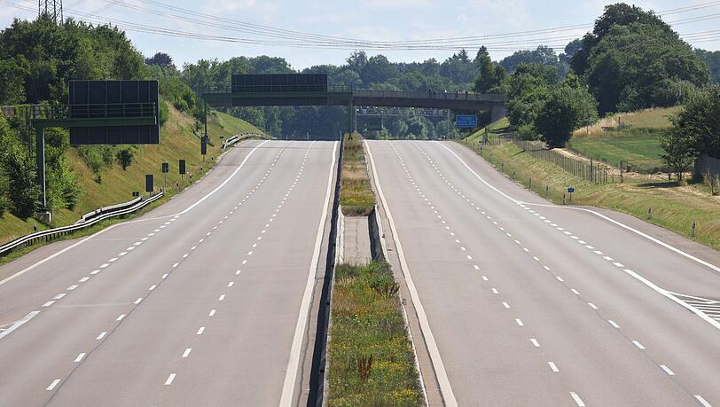 Die A8 zwischen den Anschlussstellen Günzburg und Burgau.