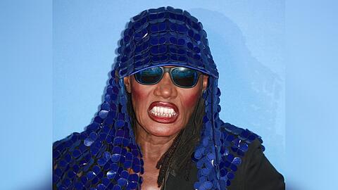 Grace Jones: Auch im hohen Alter schrill wie in alten Zeiten.