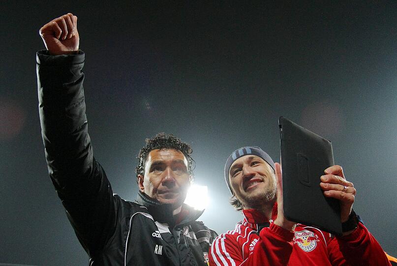 Unter dem Sportdirektor Ralf Rangnick wurde er bei Red Bull Salzburg zum Cheftrainer befördert. Mit Erfolg: 2011 wurde er österreichischer Meister und 2012 Vizemeister. Hier Ricardo Moniz mit seinem Assistenten Niko Kovac.