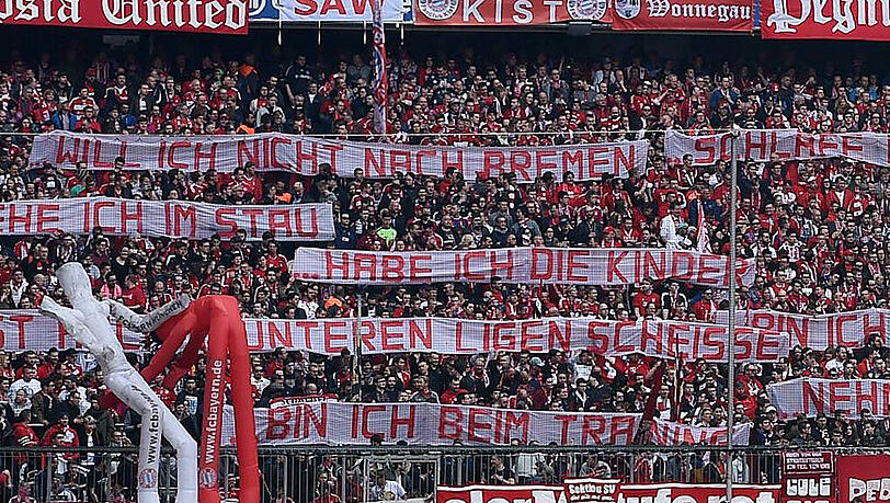 Fans des FC Bayern äußern mit kreativen Spruchbändern ihren Unmut über geplante Montagsspiele. Die Sprüche zum Durchklicken. Fans des FC Bayern äußern mit kreativen Spruchbändern ihren Unmut über geplante Montagsspiele. Die Sprüche zum Durchklicken.