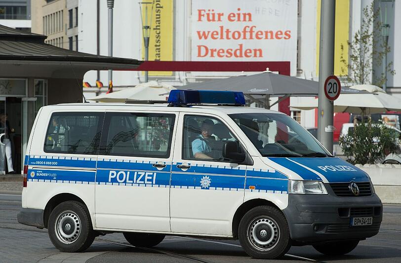 Die Polizei forderte die Bevölkerung auf, "verstärkt zu schauen, ob es etwas Ungewöhnliches gibt". Foto: Sebastian Kahnert