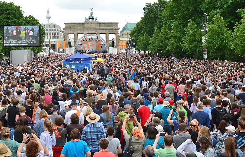 Bei Merkel und Obama: Ausgelassene Stimmung beim Kirchentag in Berlin