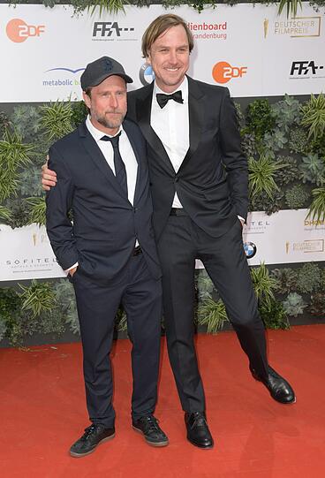 Die Schauspieler Bjarne Mädel (l.) und Lars Eidinger