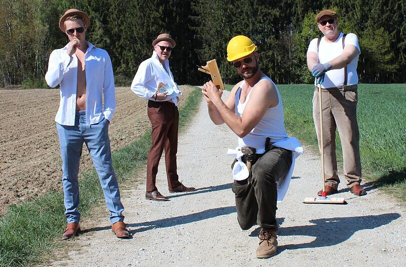 Julian Brodacz (links), Heiko Dietz, Benjamin Hirt und Konrad Adams sind die &bdquo;Schmalpur-Gigolos&ldquo;.