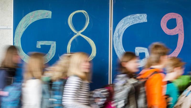 "G8" und "G9" steht in einem Gymnasium an einer Tafel. Foto: Armin Weigel/Archiv "G8" und "G9" steht in einem Gymnasium an einer Tafel. Foto: Armin Weigel/Archiv
