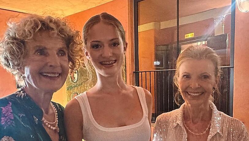 Unter den Gästen (v.l.): Kathrin Ackermann, Enkelin Xenia Furtwängler und Jutta Kammann. Unter den Gästen (v.l.): Kathrin Ackermann, Enkelin Xenia Furtwängler und Jutta Kammann.