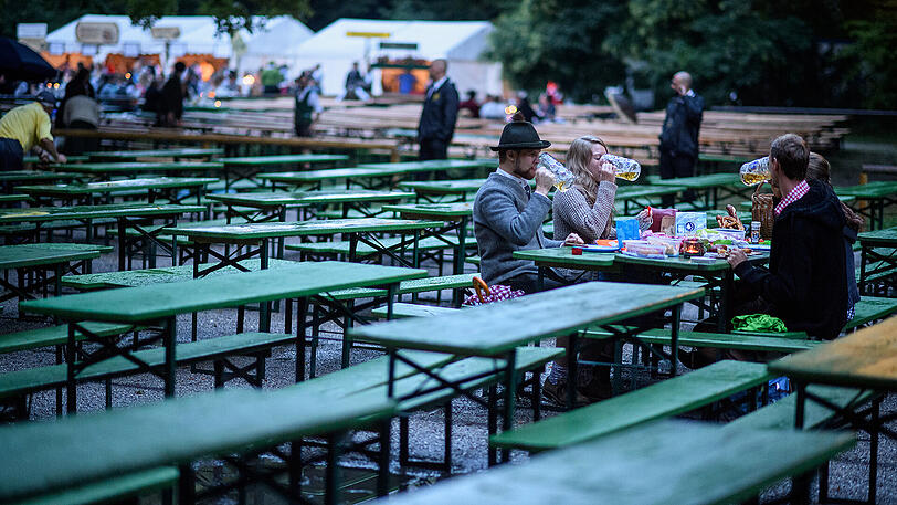 Tanz in den Tag: Auch 2017 ist der Kocherlball wieder ein Publikumsmagnet. Die Bilder.