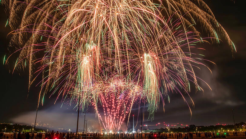 Das Feuerwerk auf dem Fr&uuml;hlingsfest geh&ouml;rt zu den gro&szlig;en H&ouml;hepunkten.