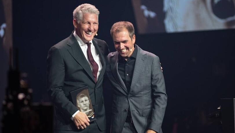 Bastian Schweinsteiger (l.) und Philipp Lahm bei der Gala in Dortmund.