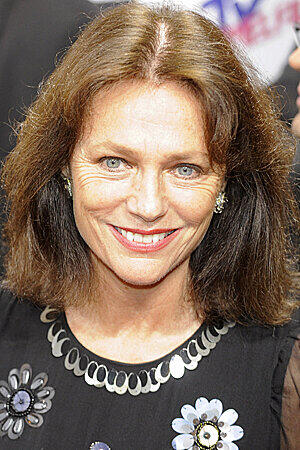 Im Millennium-Jahr 2000 kamen gleich zwei Damen zum Wiener Opernball: Die britische Schauspielerin Jacqueline Bisset..