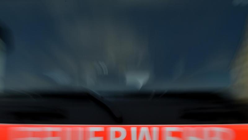 Blick auf einen Einsatzwagen der Feuerwehr. Foto: Britta Pedersen/Archivbild Blick auf einen Einsatzwagen der Feuerwehr. Foto: Britta Pedersen/Archivbild