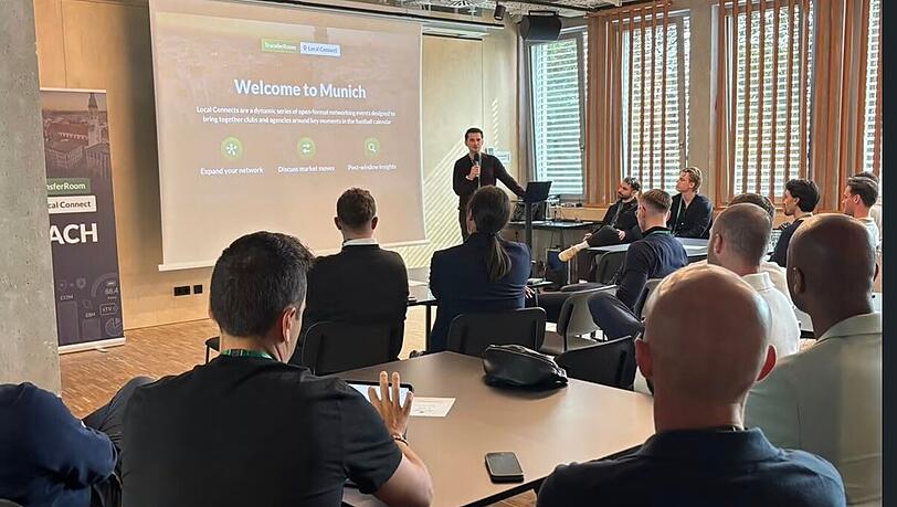 Begr&uuml;&szlig;te die Funktion&auml;re und Berater beim Netzwerktreffen: "TransferRoom"-Mitarbeiter Tom Seeger.