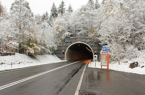Portal des Lärchbergtunnels bei Lofer.