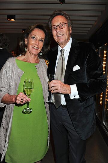 Constanze Neuhann-Lorenz und Lothar Strobach beim mediterranen Abend der Schweizer Naturkosmetikmarke OLIVEDA im Bayerischen Hof.