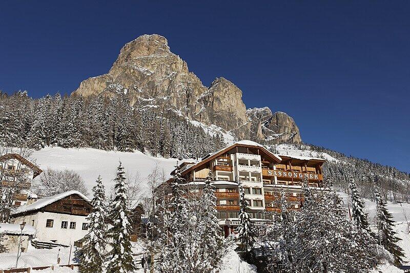 Viel Piste, viel Sonne: Das 5-Sterne-Hotel "Sassongher" in Corvara.
