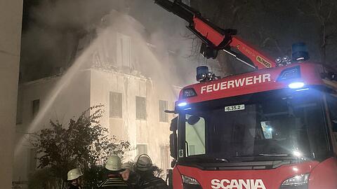 Die Feuerwehr München war in Summe mit über 60 Fahrzeugen und 200 Einsatzkräften vor Ort.