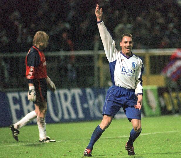 2000 - 2. Pokalrunde: Der FC Bayern schaffte es in der regulären Spielzeit gegen den 1.FC Magdeburg nicht, die Partie zu entscheiden. Im Elfmeterschießen setzten sich dann die Magdeburger mit 4:3 durch.