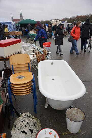Flohmarkt auf der Theresienwiese: Die Bilder vom Riesenflohmarkt! - Ludwigsvorstadt - Abendzeitung München