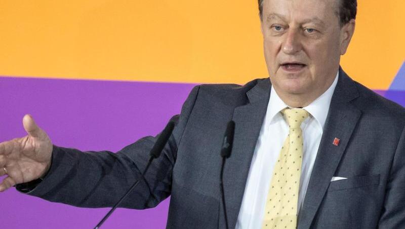 Wolfgang Heckl: "Die Natur schafft es, alles am Ende eines Lebenszyklus molekular zu zerlegen - und zu recyceln. Das Problem ist, dass wir Menschen das nicht machen." (Archivbild)
