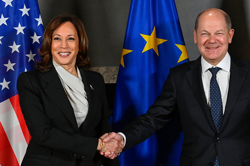 US-Vizepräsidentin Kamala Harris und Bundeskanzler Olaf Scholz in München.