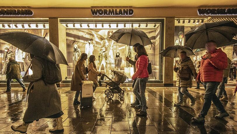 "Alle zwölf Filialen bleiben wie gewohnt geöffnet", teilt die Wormland GmbH mit. Auch die am Marienplatz in München.