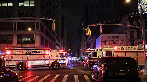 Eine heftige Explosion hat am Samstagabend den New Yorker Stadtteil Manhattan erschüttert. Die Bilder vom Tatort.