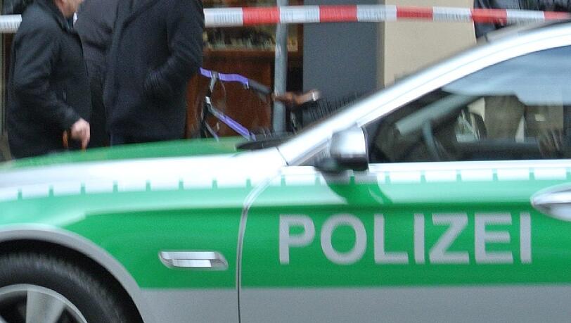 Zum Glück nur Blechschaden und Verkehrsbehinderung Zum Glück nur Blechschaden und Verkehrsbehinderung