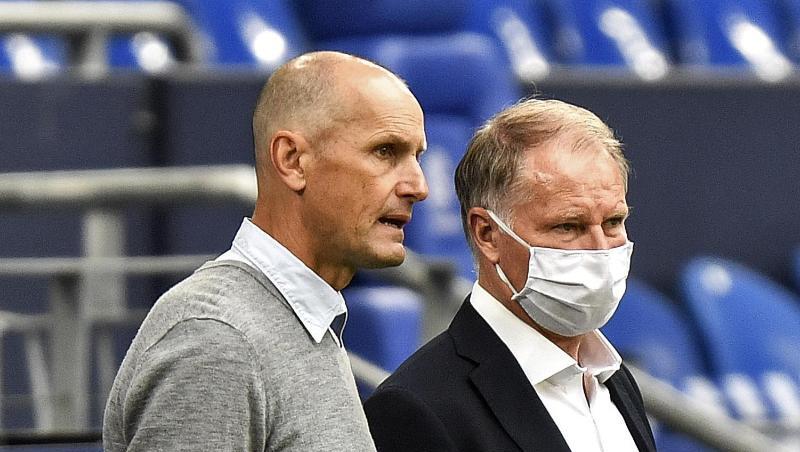 Trainer Heiko Herrlich (l) und Manager Stefan Reuter vom FC Augsburg.