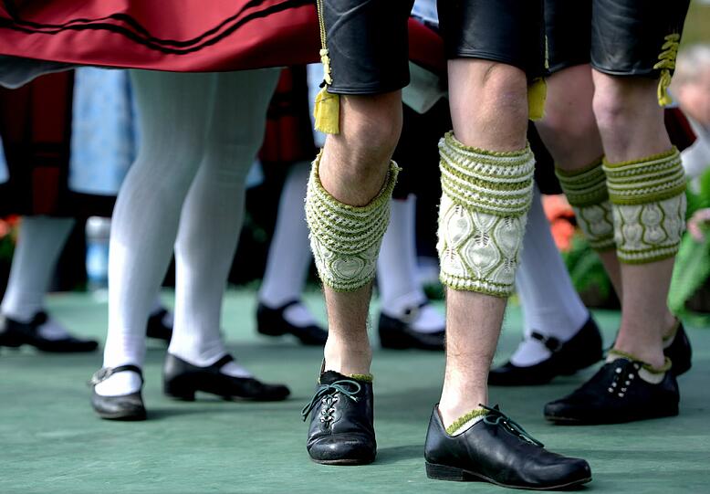 Perfektes Wiesn-Wetter für das Standkonzert: Seit 1985 versammeln sich die Musikkapellen aller Oktoberfestzelte am mittleren Wiesnsonntag zum Blasmusikkonzert auf den Stufen der Patrona Bavariae. Die Bilder.