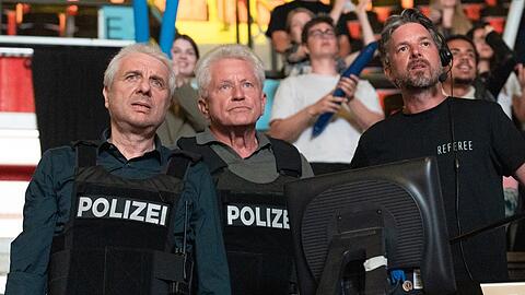 Die Münchner Kommissare Franz Leitmayr (Udo Wachtveitl, l.) und Ivo Batic (Miroslav Nemec) im "Tatort: Game Over".