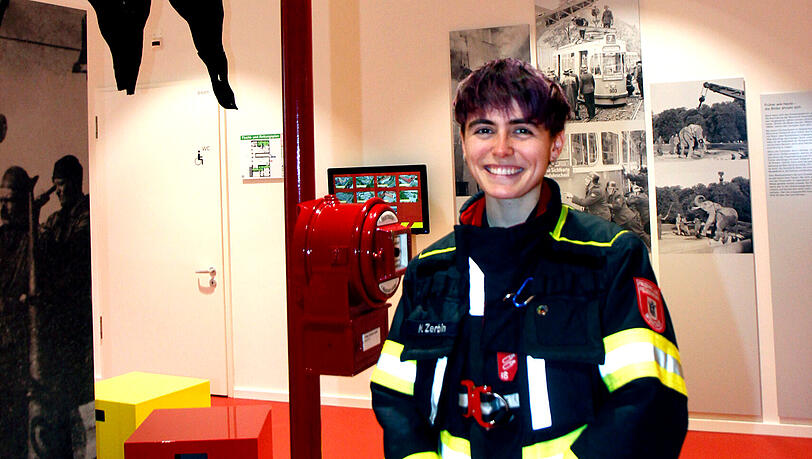 Jugendausbilderin Mathea Zerbin freut sich, dass sich mehr Mädchen bei der Freiwilligen Feuerwehr anmelden. Jugendausbilderin Mathea Zerbin freut sich, dass sich mehr Mädchen bei der Freiwilligen Feuerwehr anmelden.