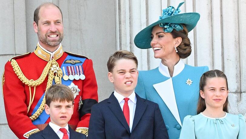 Prinz William und Prinzessin mit ihren drei Kindern Louis (v.l.), George und Charlotte - hier bei der Militärparade "Trooping the Colour" im Juni.