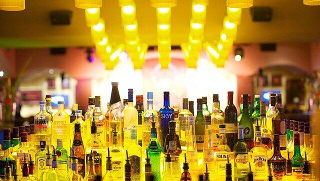 Das Herzstück des Hard Rock Cafes München: die Bar. Das Herzstück des Hard Rock Cafes München: die Bar.